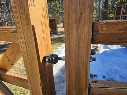 Gate hinges