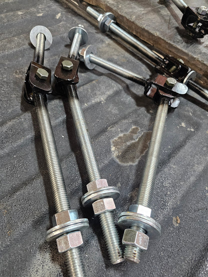 Gate hinges