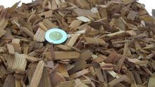 Load image into Gallery viewer, Western Red Cedar Wood Chips - 2.0 Cubic Foot Bag Full Pallet
