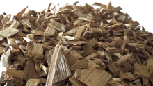 Load image into Gallery viewer, Western Red Cedar Wood Chips - 2.0 Cubic Foot Bag Full Pallet
